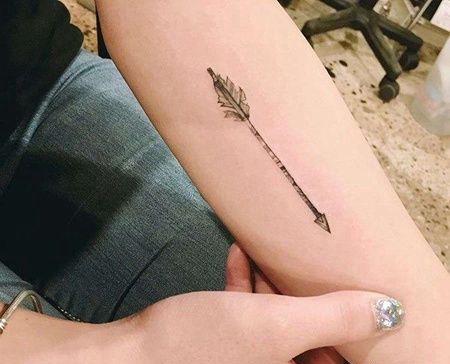 小清新大臂箭纹身图案