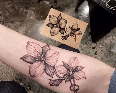 小臂花卉纹身图案