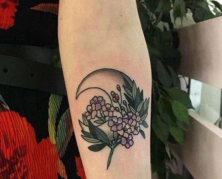 New School小臂花卉月亮纹身图案