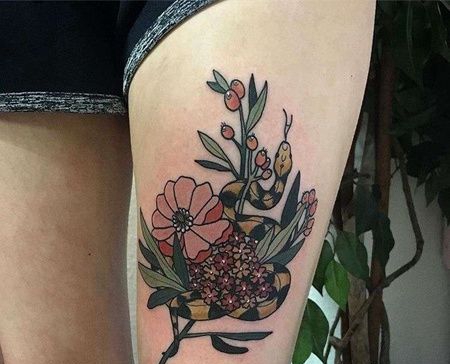 New School大腿蛇花卉纹身图案