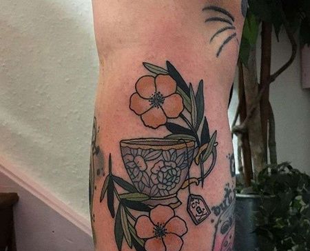 New School小腿茶杯花卉纹身图案