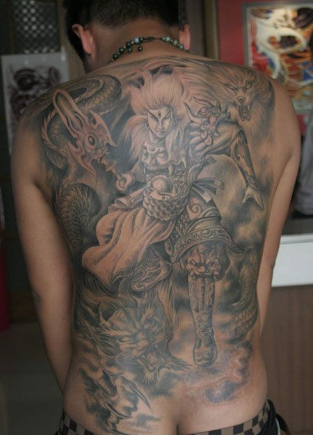 满背二郎神纹身图片