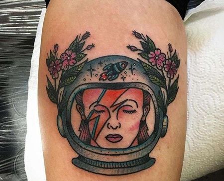 New School小腿宇航员纹身图案