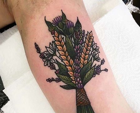 New School大臂花卉麦穗纹身图案