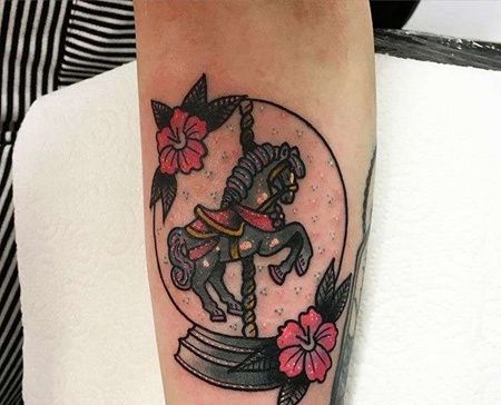 New School小腿旋转木马纹身图案