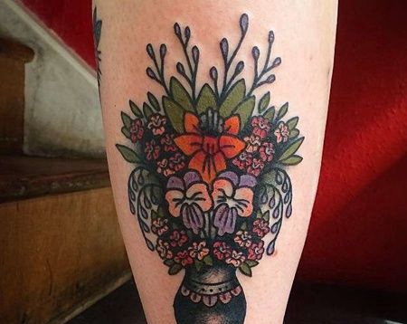 New School小腿花瓶花卉纹身图案