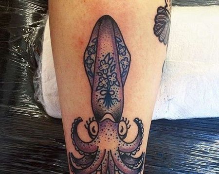 New School小腿鱿鱼纹身图案