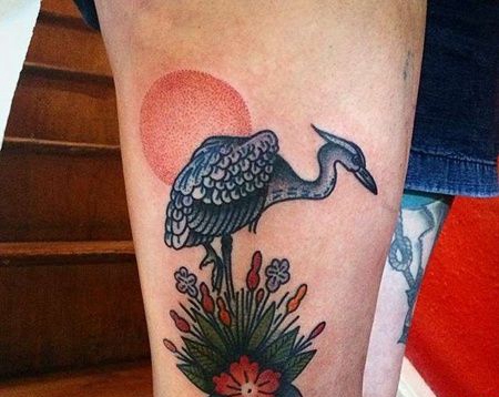 New School大腿鹤纹身图案