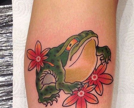 日式小腿青蛙纹身图案