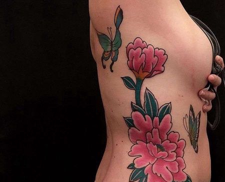 日式侧腰牡丹纹身图案