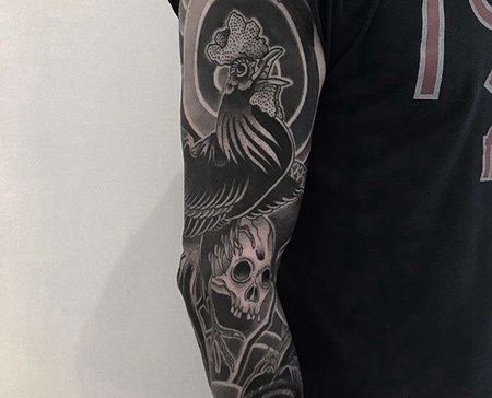 新传统胳膊公鸡纹身图案