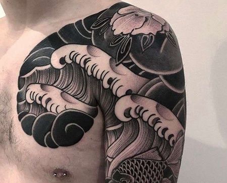 新传统大臂前胸海浪纹身图案