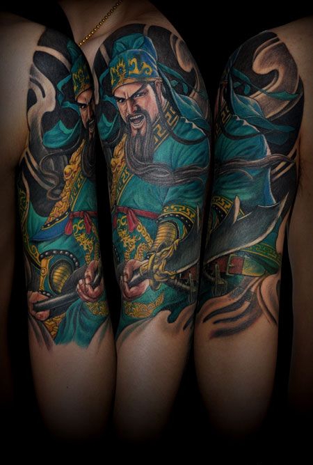 大臂上的关公纹身图案