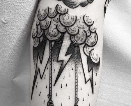 New School小臂闪电纹身图案