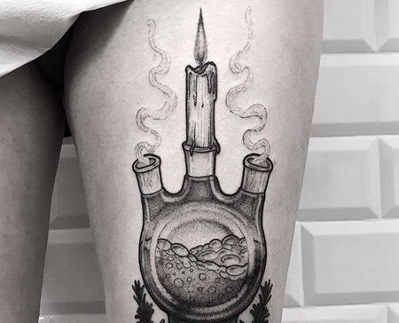New School大腿水瓶蜡烛纹身图案