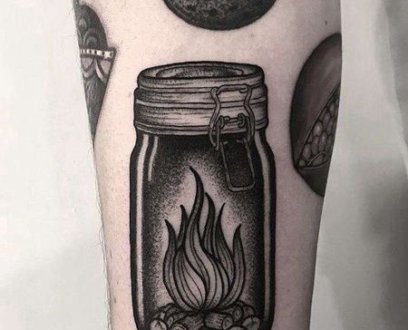 New School小臂瓶子纹身图案
