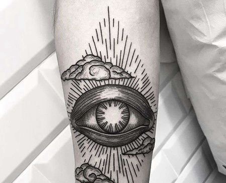 New School小臂眼睛云纹身图案