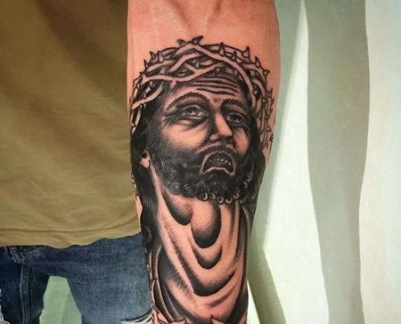 Old School小臂耶稣纹身图案
