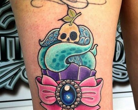 New School大腿冰淇淋蝴蝶结纹身图案