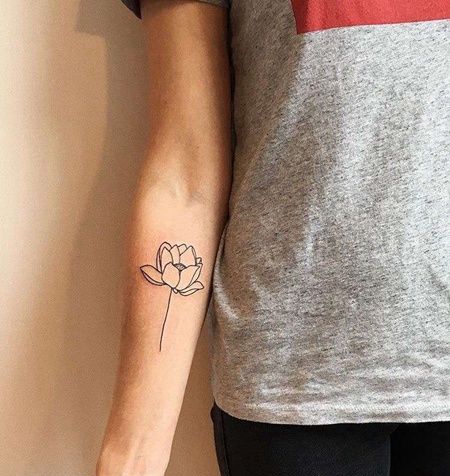 小清新小臂荷花纹身图案
