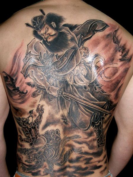 满背霸气钟馗捉鬼纹身图案