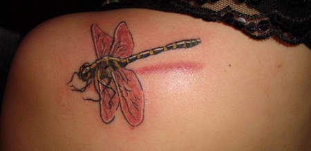 侧腰3D蜻蜓纹身图案