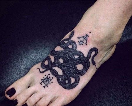 New School脚背蛇纹身图案