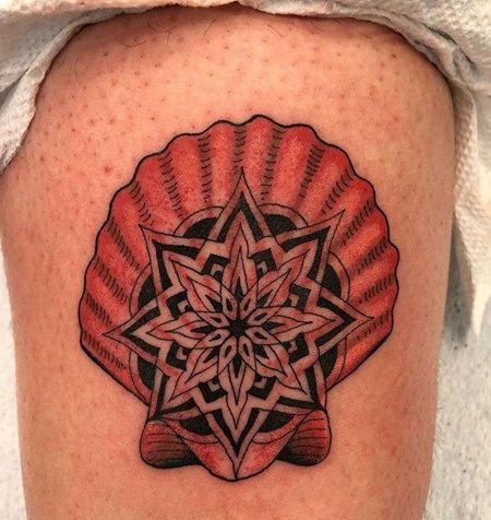 Old School大腿繁花贝壳纹身图案