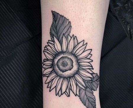 线条小腿向日葵纹身图案