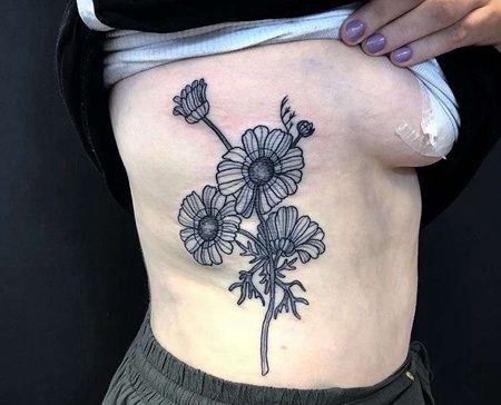 线条侧腰向日葵纹身图案