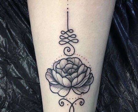 小腿荷花纹身图案