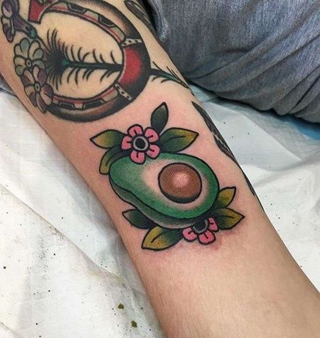 Old School胳膊牛油果纹身图案