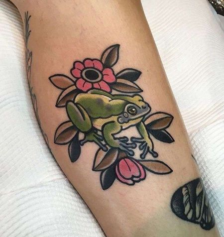 New School小腿青蛙花卉纹身图案