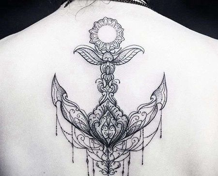 线条几何后背繁花纹身图案