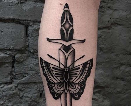 Old School小臂匕首蝴蝶纹身图案