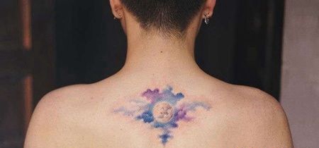 水彩后背云彩纹身图案