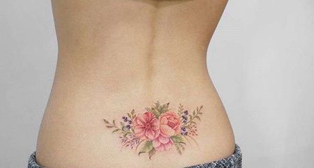 小清新后腰玫瑰纹身图案