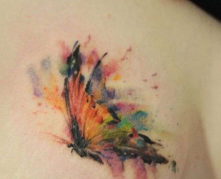 泼墨锁骨蝴蝶纹身图案