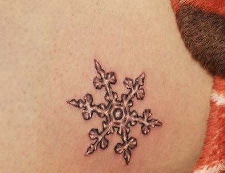小清新大腿雪花纹身图案