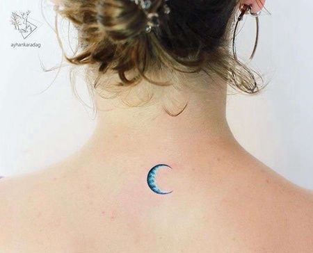 水彩后颈月亮纹身图案