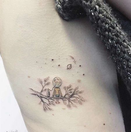 小清新侧腰星球纹身图案