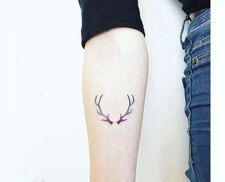 New School小臂鹿角纹身图案