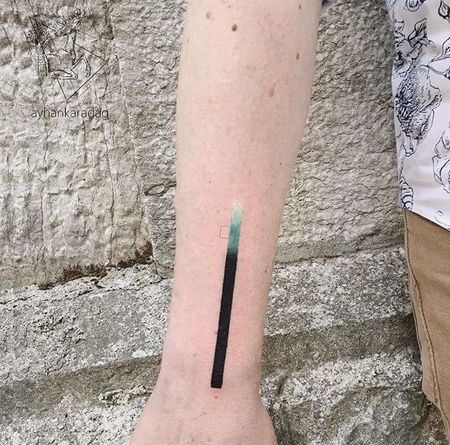 小臂色块纹身图案