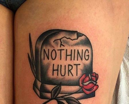 Old School大腿墓碑玫瑰纹身图案