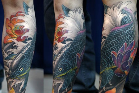 手臂莲花鲤鱼纹身图案