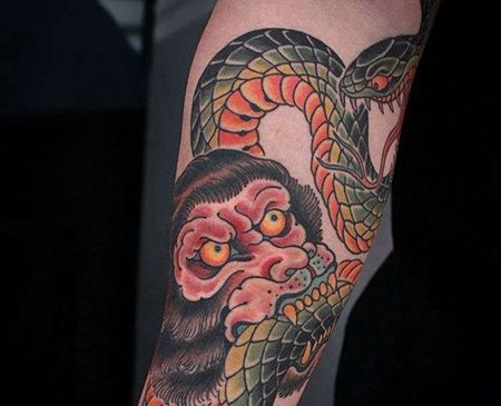 新传统小臂猴子蛇纹身图案