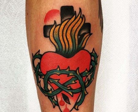 Old School小腿心荆棘纹身图案