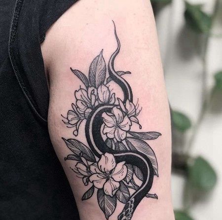 New School小臂蛇花卉纹身图案
