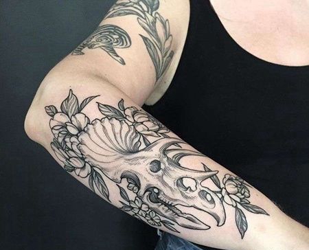 线条小臂恐龙骷髅纹身图案