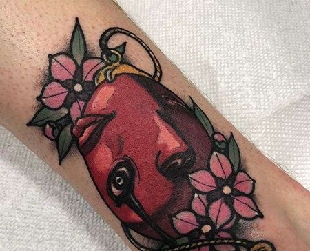 New School小腿香水瓶纹身图案